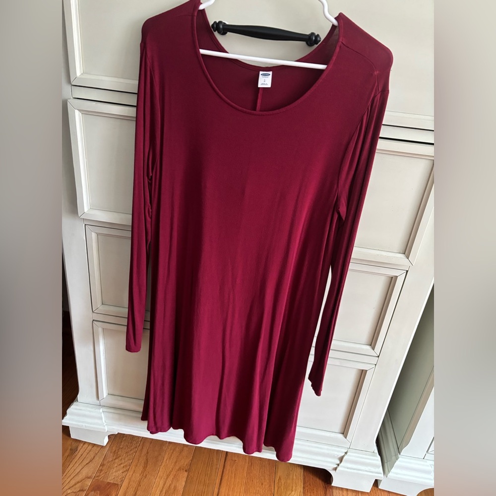 Elegant Burgundy Long Sleeve Dress